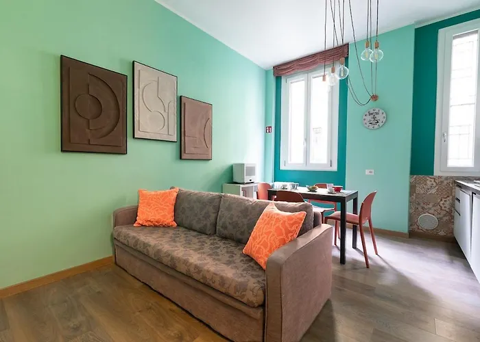 Comfortable Flat Inside Isola And Garibaldi District